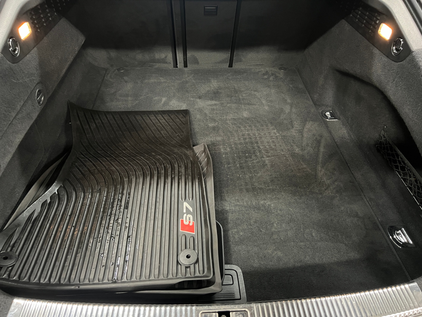 Thumbnail: 2013 Audi S7 - 7