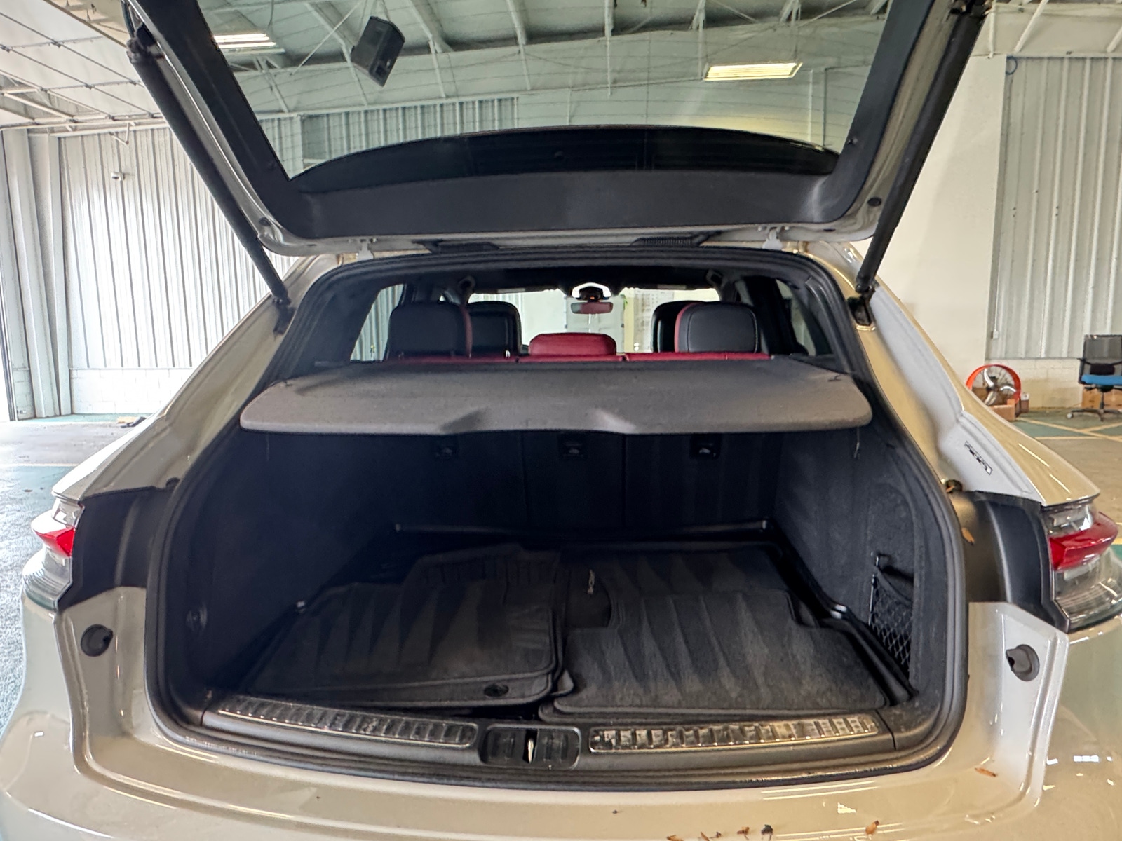 Thumbnail: 2023 Porsche Macan - 7