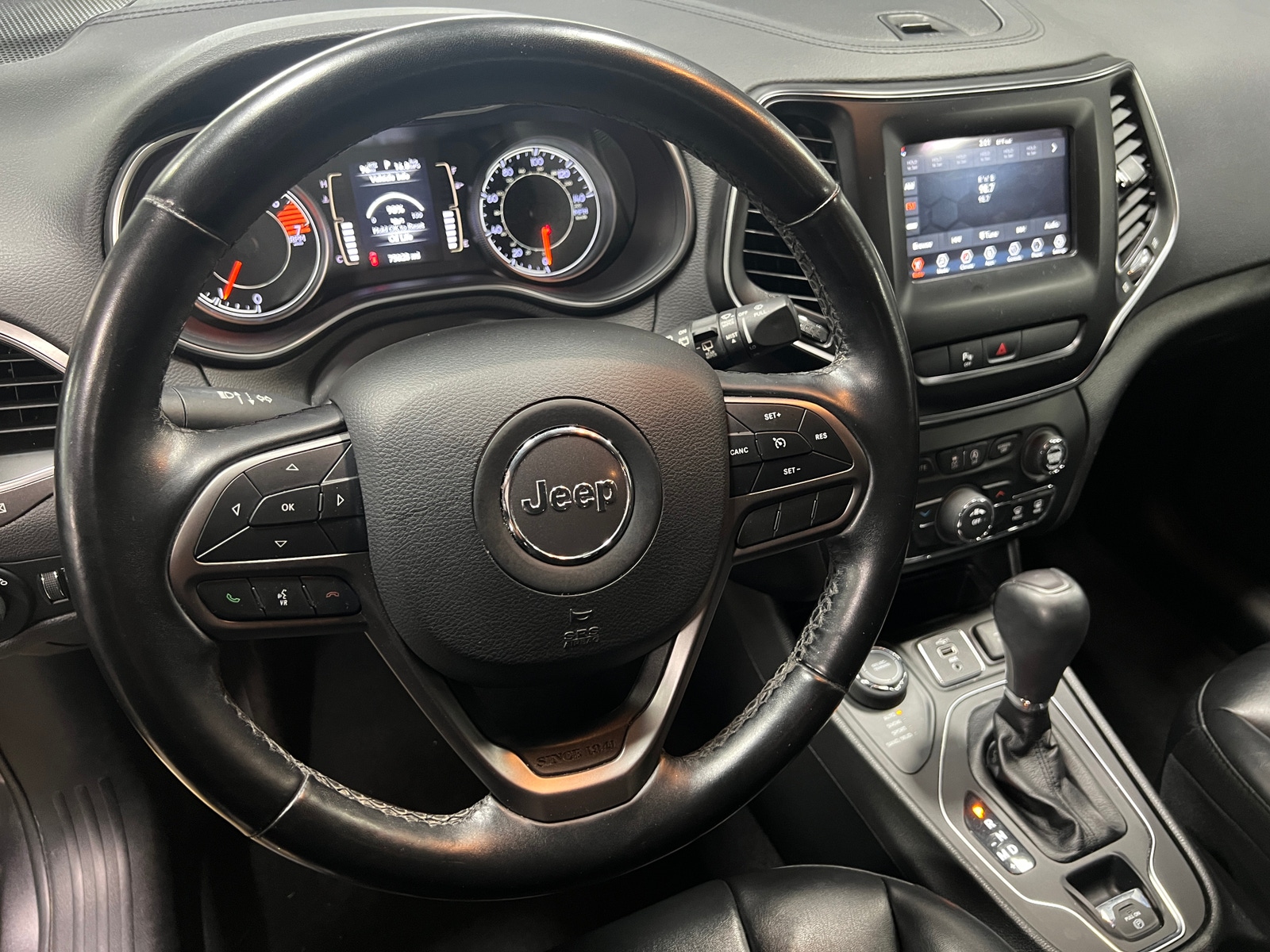 Thumbnail: 2020 Jeep Cherokee - 5