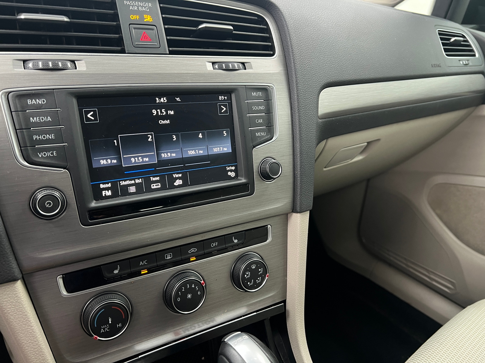 Thumbnail: 2017 Volkswagen e-Golf - 4