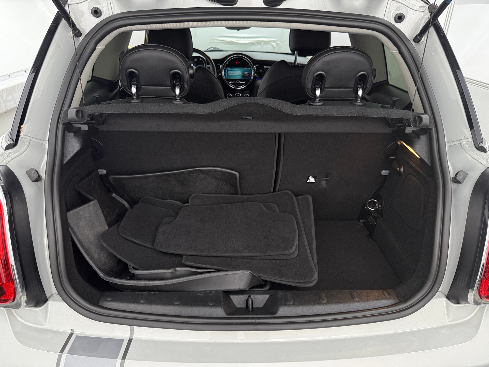 Thumbnail: 2022 MINI Cooper Hardtop - 6