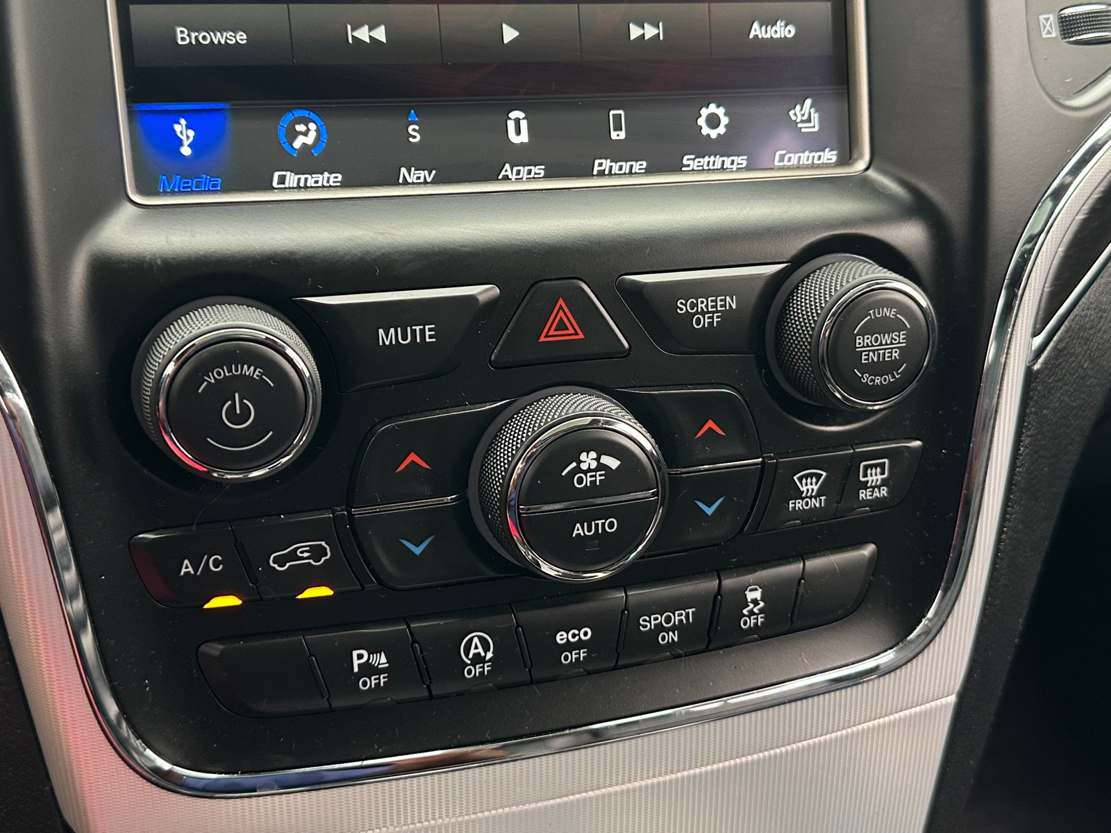 Thumbnail: 2018 Jeep Grand Cherokee - 3