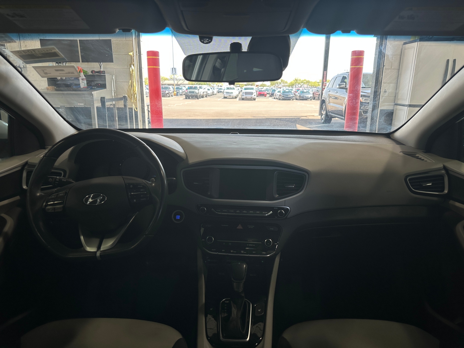 Thumbnail: 2019 Hyundai Ioniq - 3