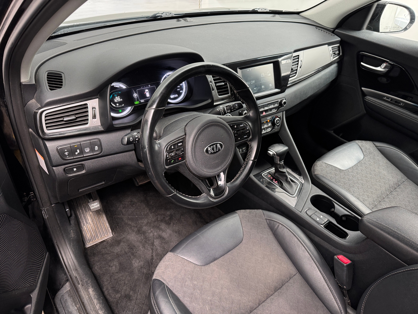 Thumbnail: 2019 Kia Niro - 3