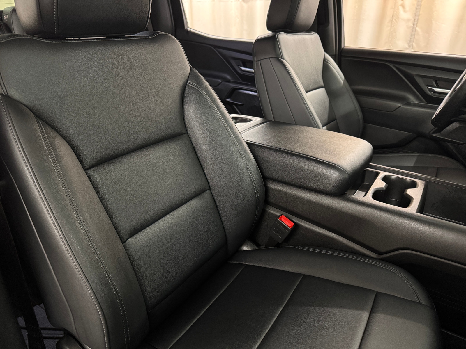 Thumbnail: 2024 Chevrolet Silverado EV - 2