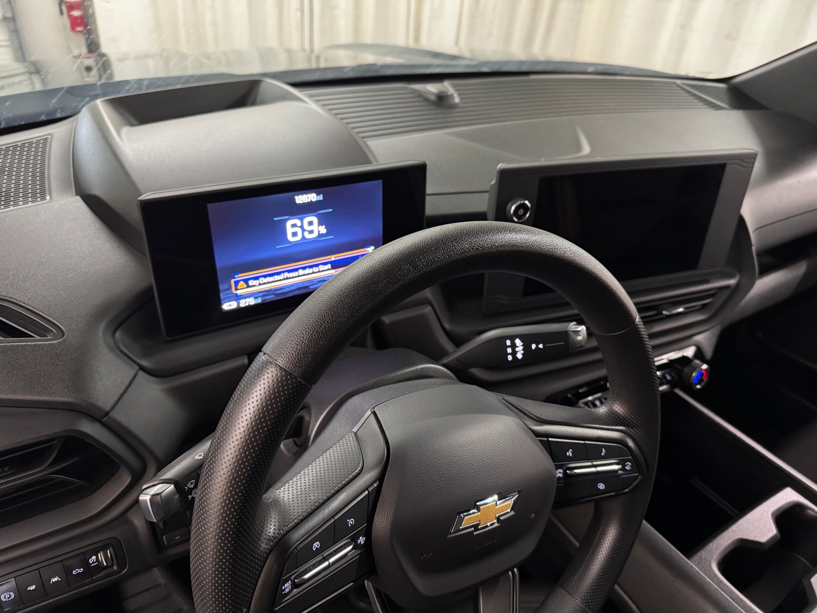 Thumbnail: 2024 Chevrolet Silverado EV - 3