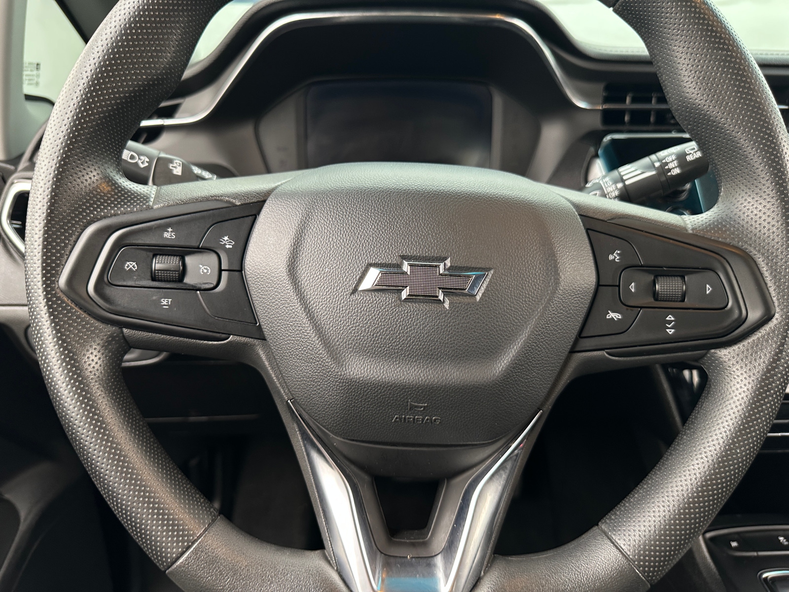Thumbnail: 2023 Chevrolet Bolt EV - 5