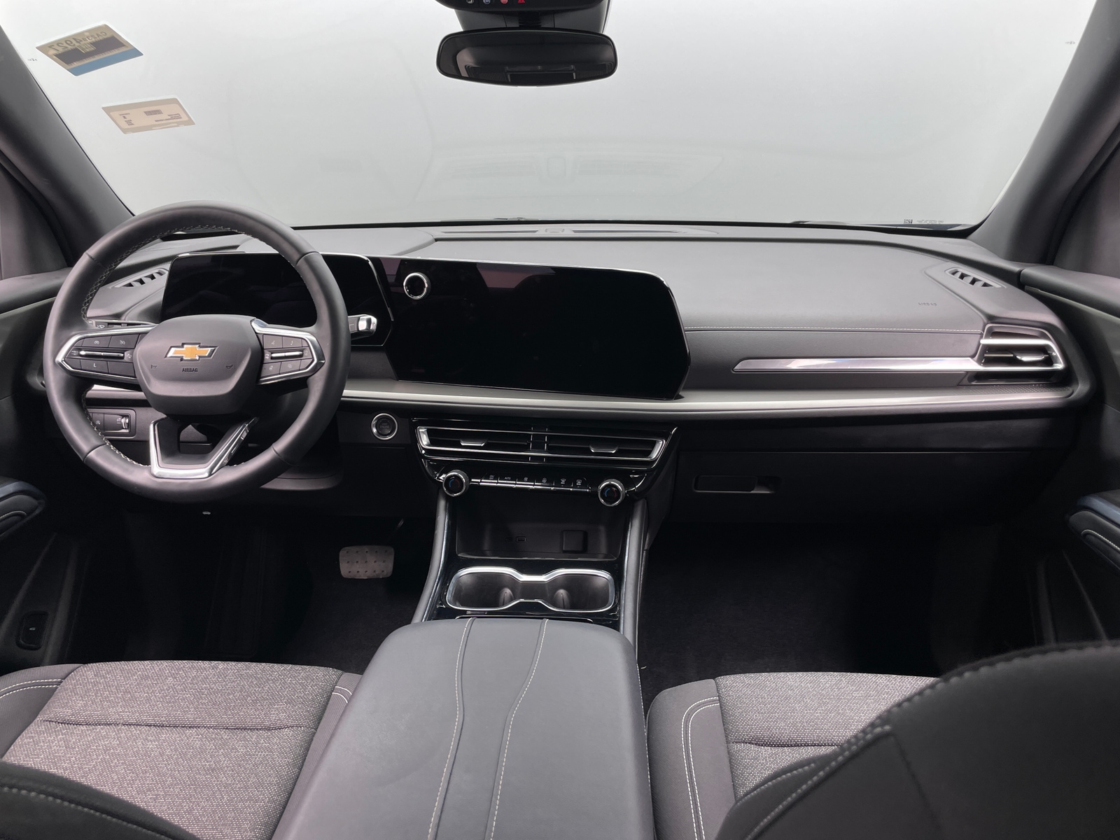 Thumbnail: 2025 Chevrolet Traverse - 3