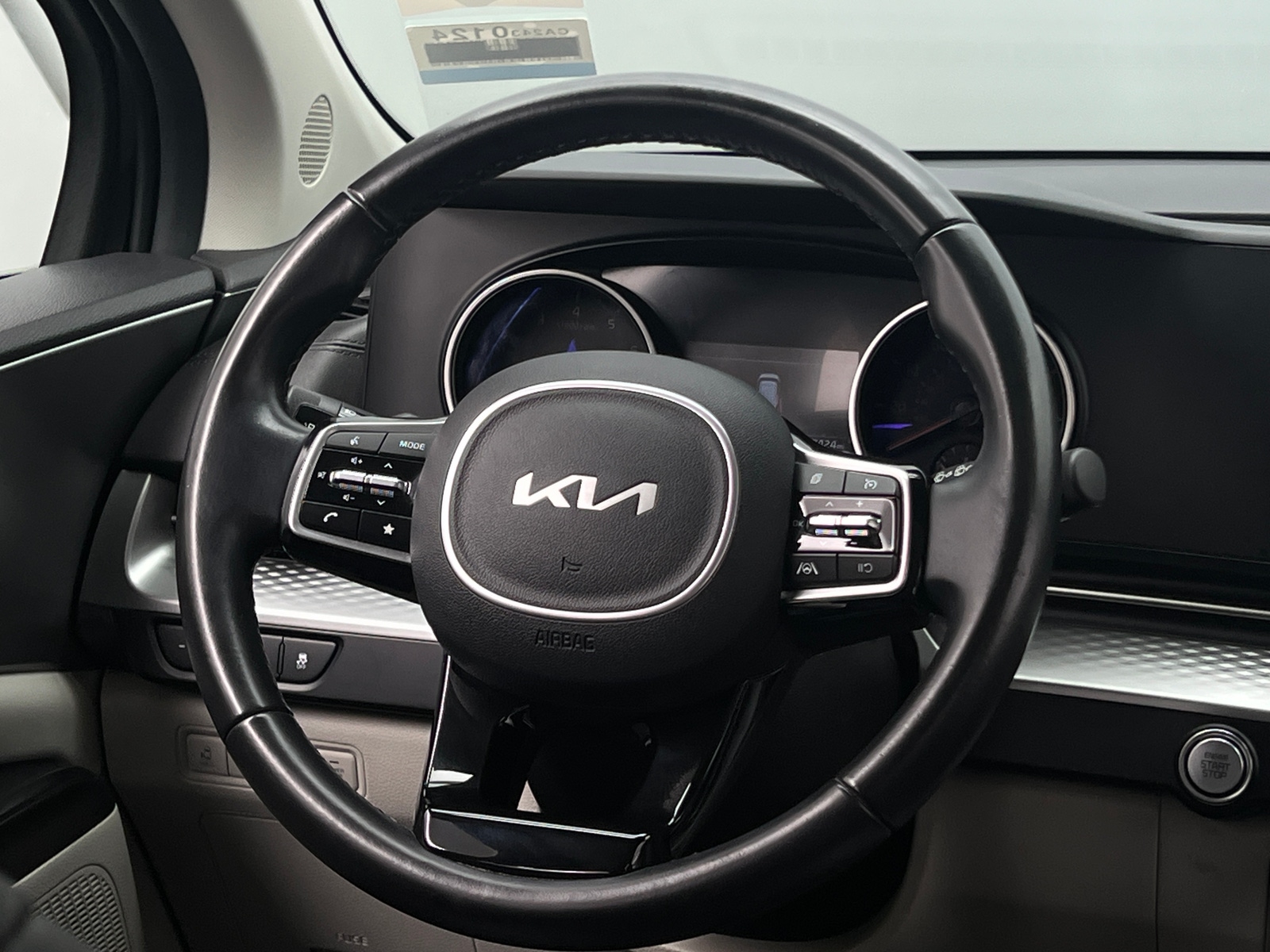 Thumbnail: 2022 Kia Carnival - 4
