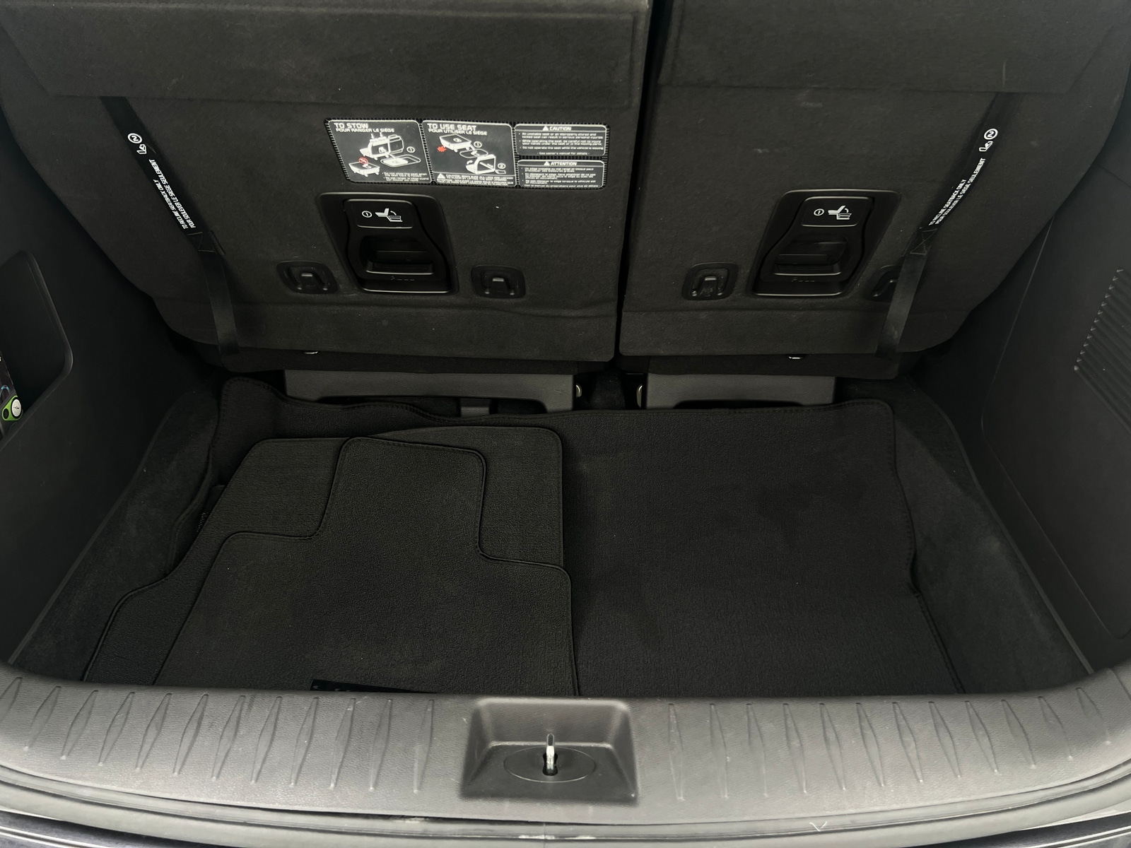 Thumbnail: 2022 Kia Carnival - 6