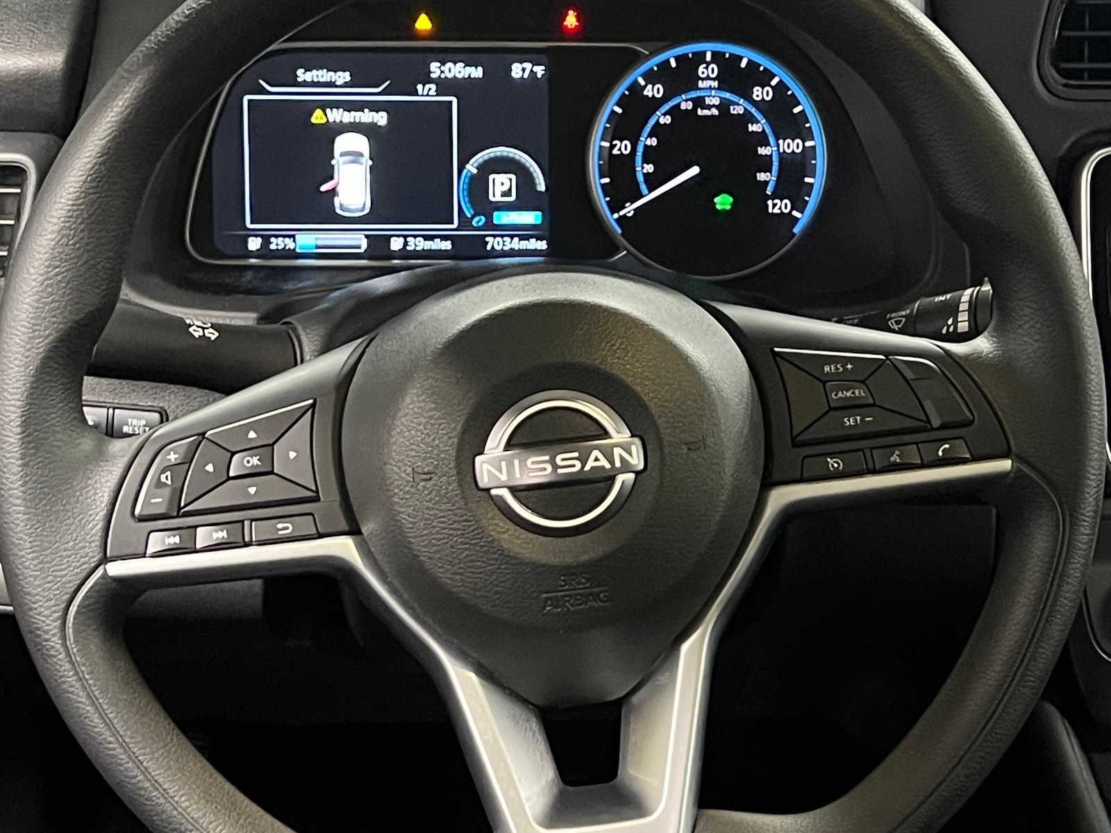 Thumbnail: 2023 Nissan Leaf - 5