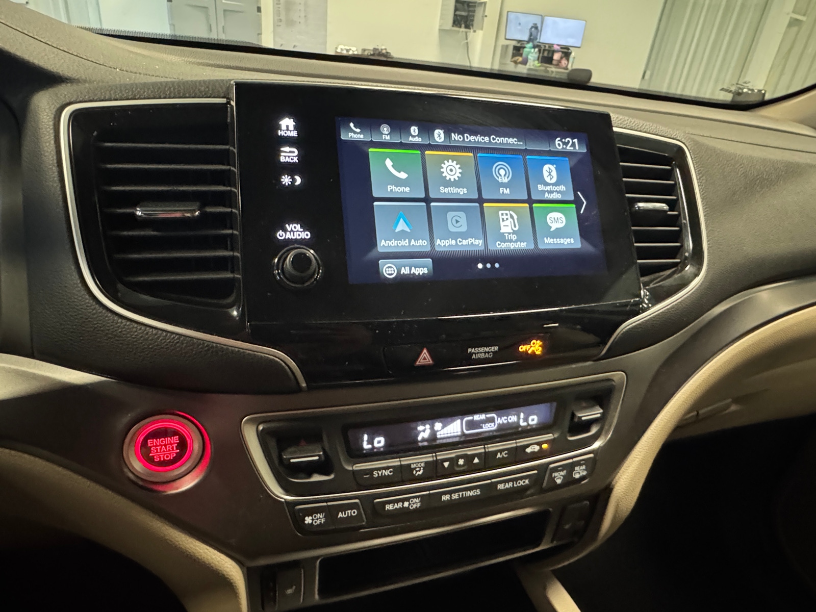 Thumbnail: 2019 Honda Pilot - 3