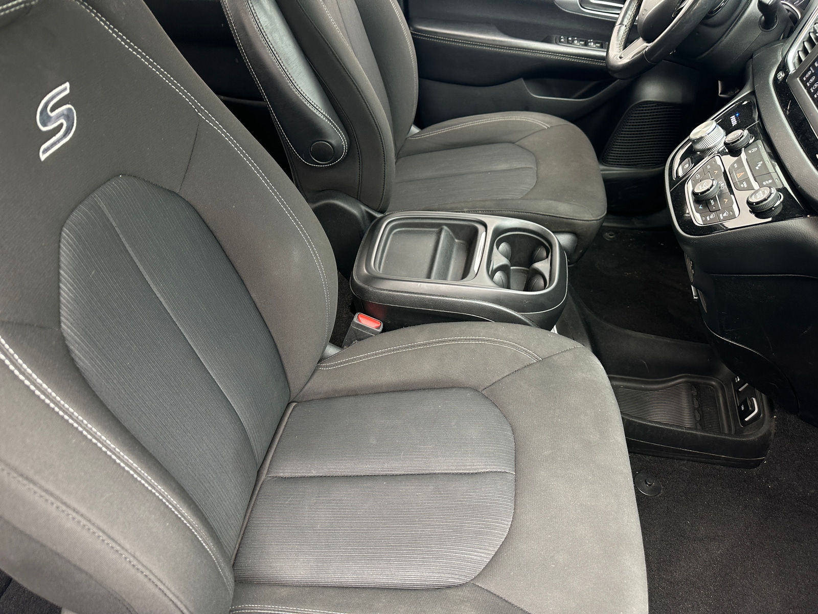 Thumbnail: 2020 Chrysler Pacifica - 2