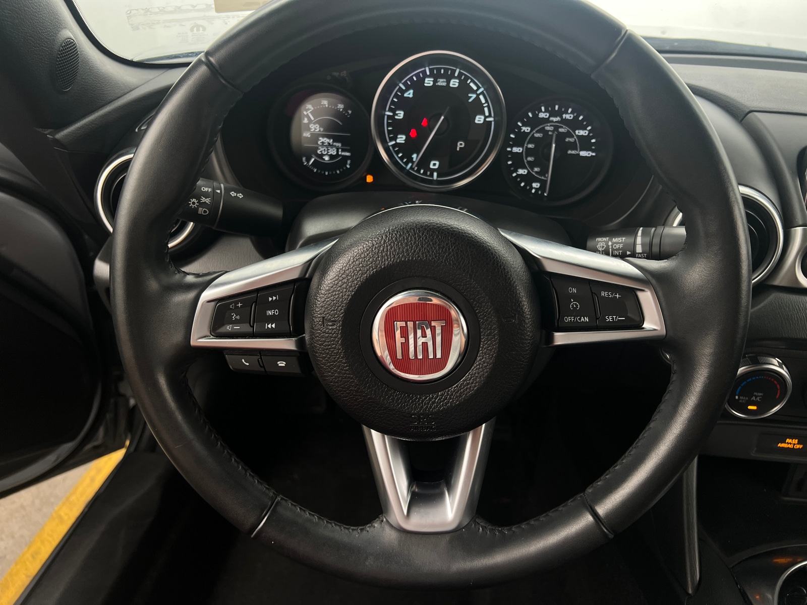 Thumbnail: 2018 Fiat 124 Spider - 5