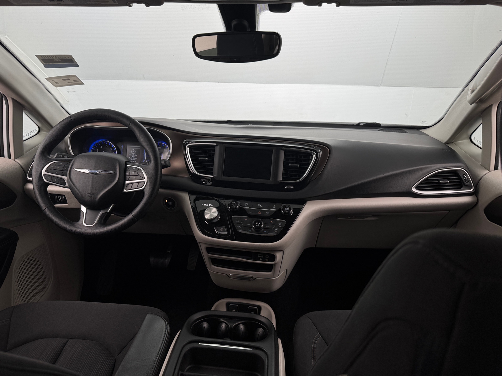 Thumbnail: 2019 Chrysler Pacifica - 3