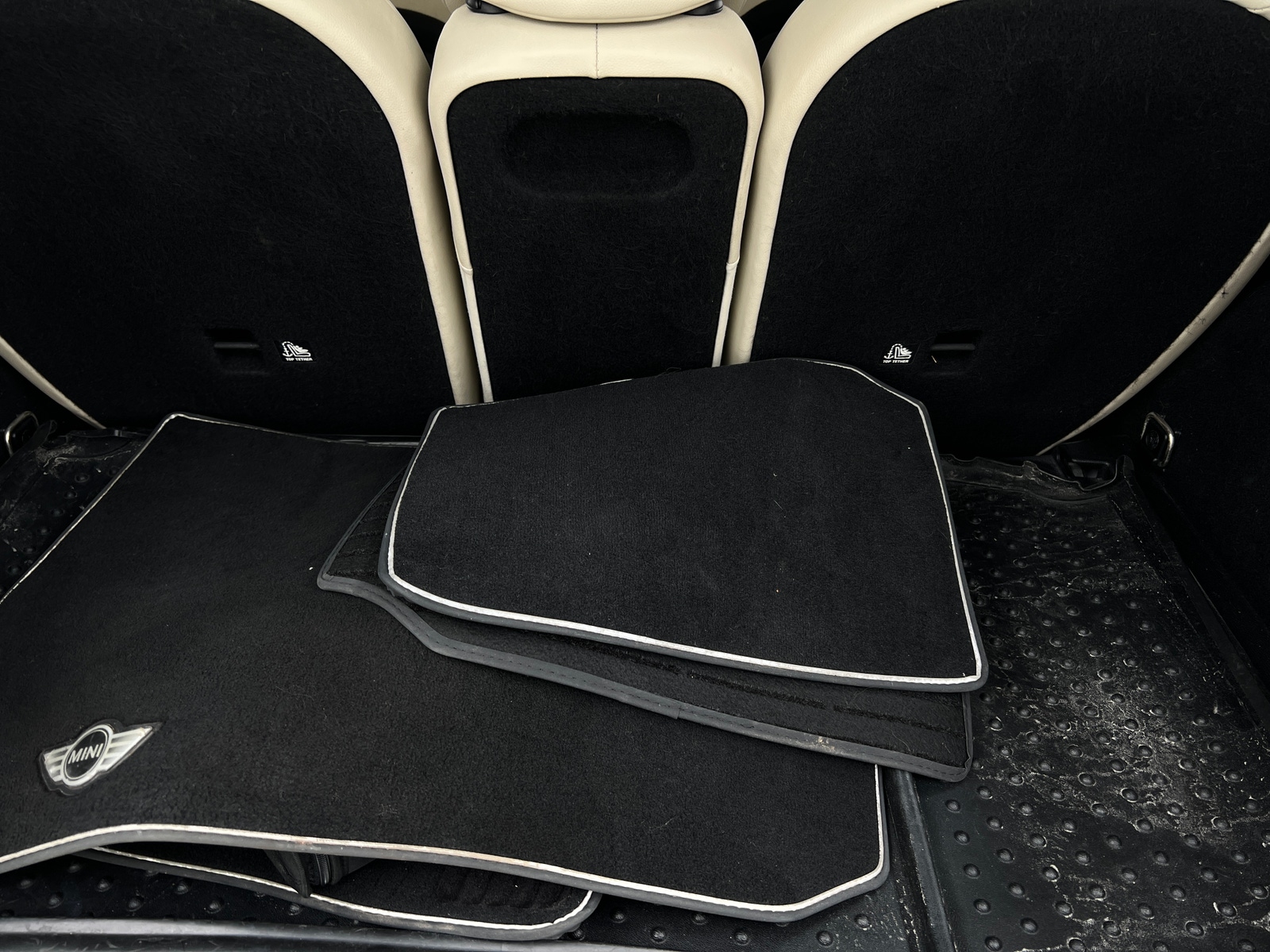 Thumbnail: 2012 MINI Cooper Countryman - 6