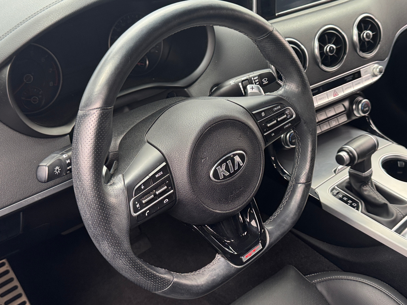 Thumbnail: 2020 Kia Stinger - 4