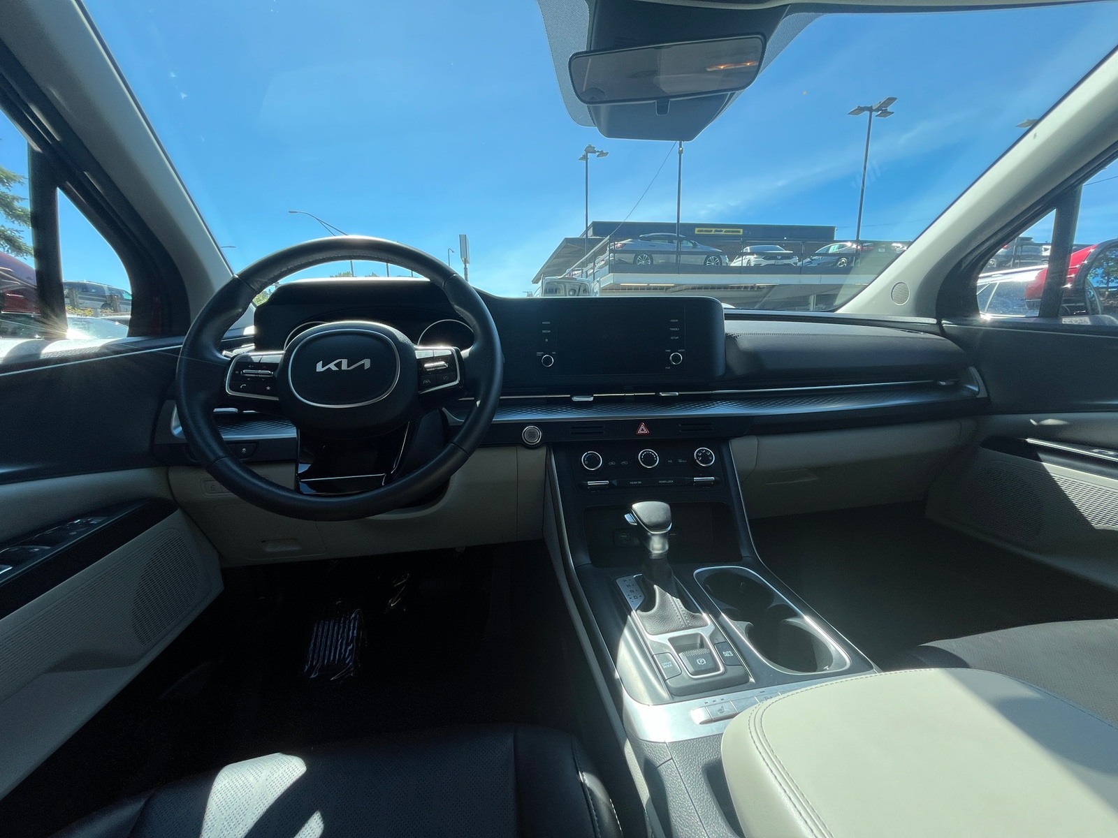Thumbnail: 2024 Kia Carnival - 3