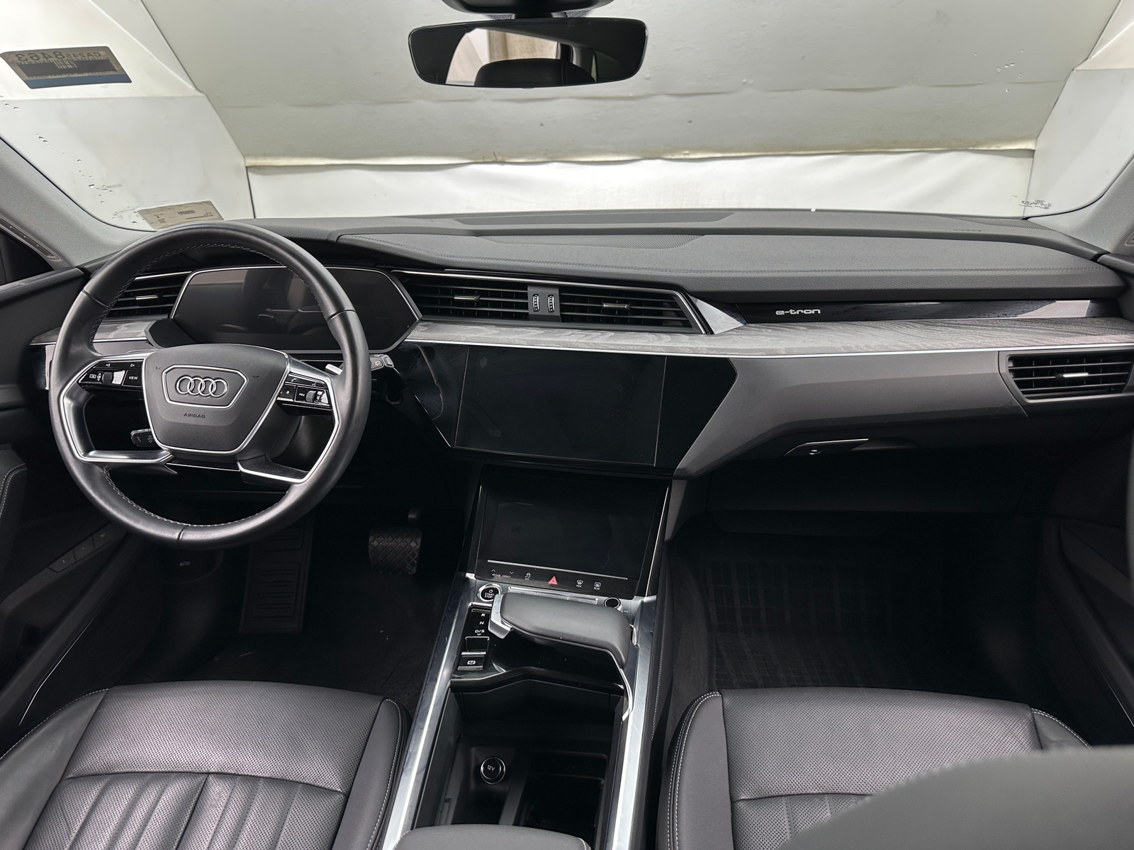 Thumbnail: 2022 Audi e-tron - 2