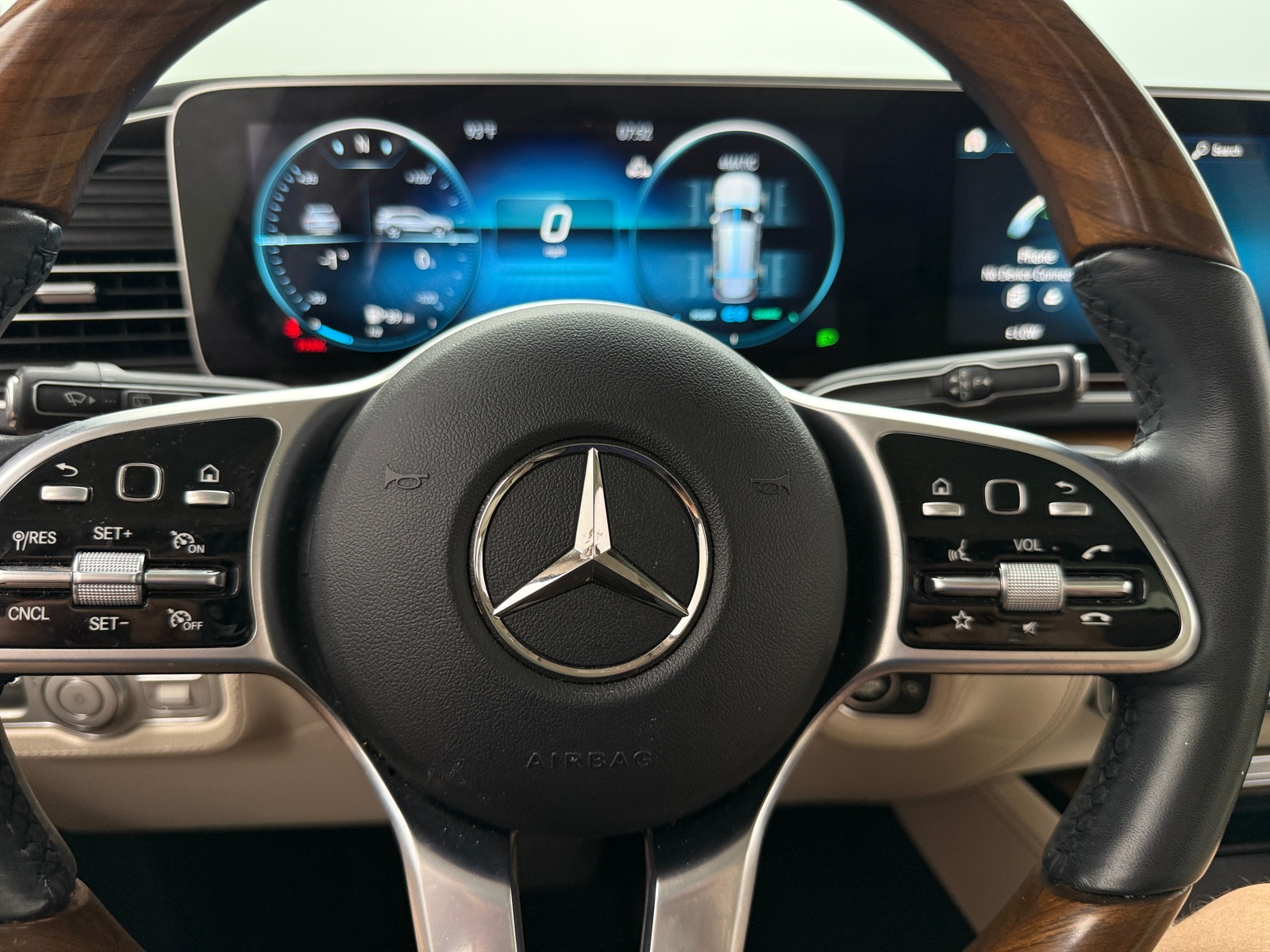 Thumbnail: 2022 Mercedes-Benz GLS - 4
