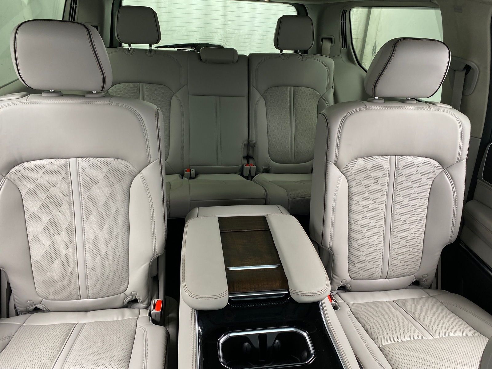 Thumbnail: 2022 Jeep Grand Wagoneer - 5