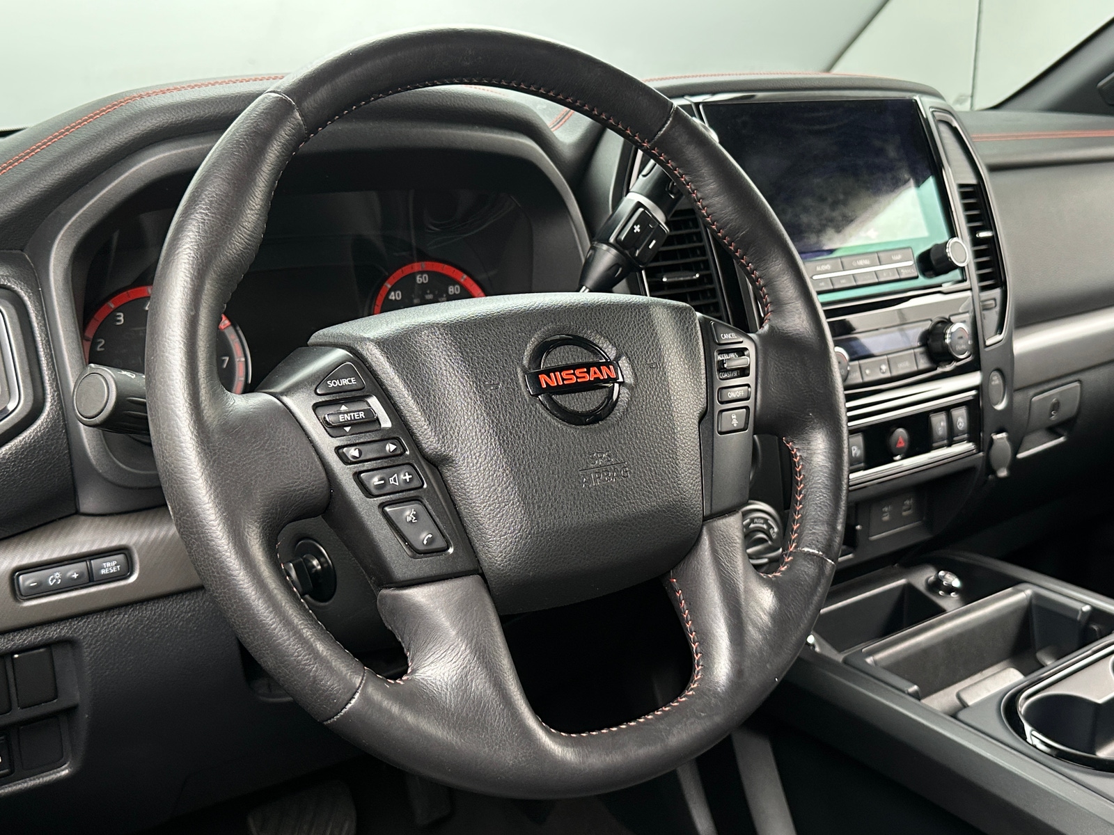 Thumbnail: 2020 Nissan Titan - 5