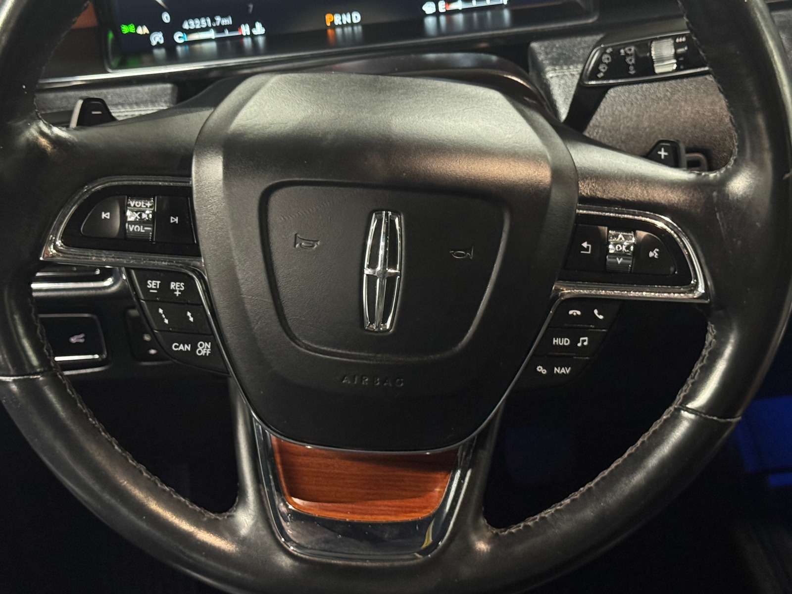 Thumbnail: 2021 Lincoln Navigator - 4