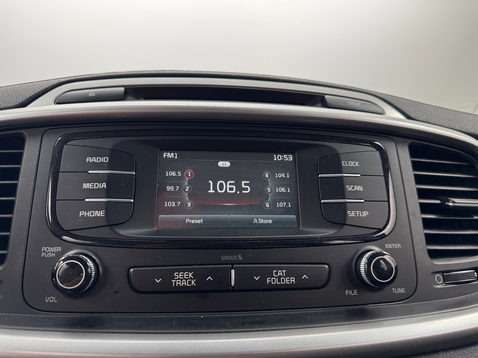 Thumbnail: 2018 Kia Sorento - 4