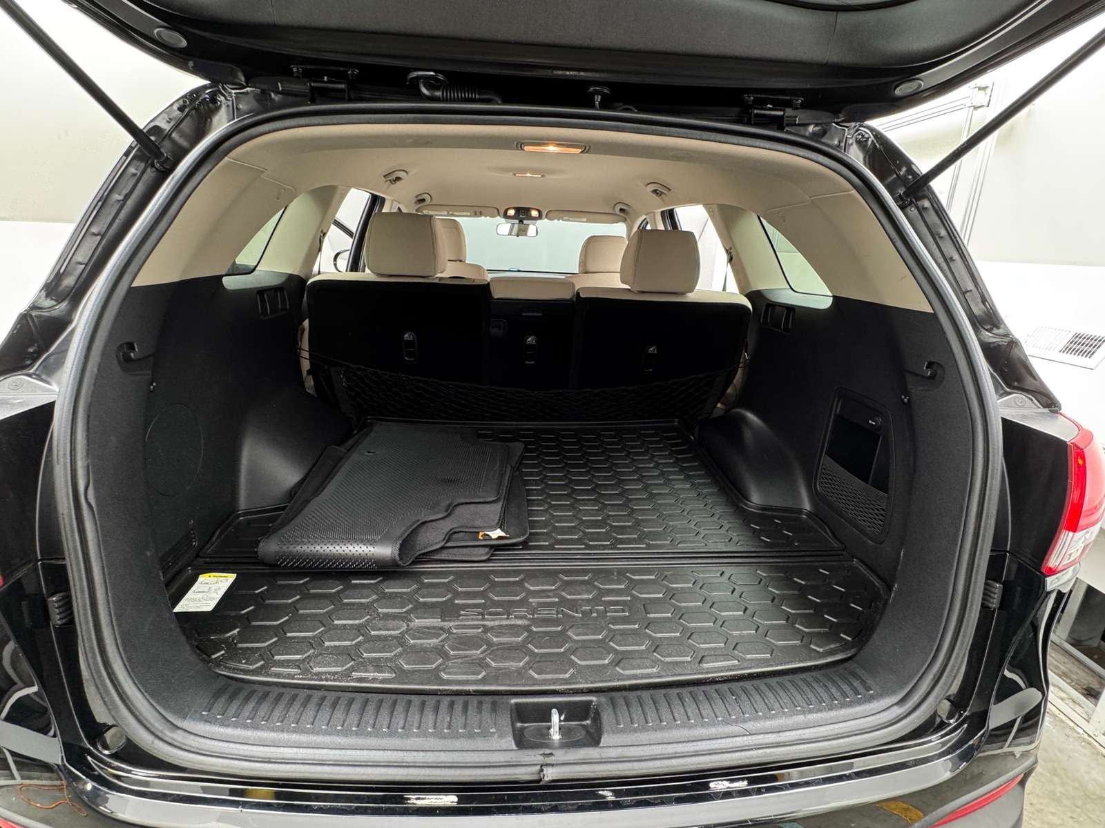 Thumbnail: 2017 Kia Sorento - 7