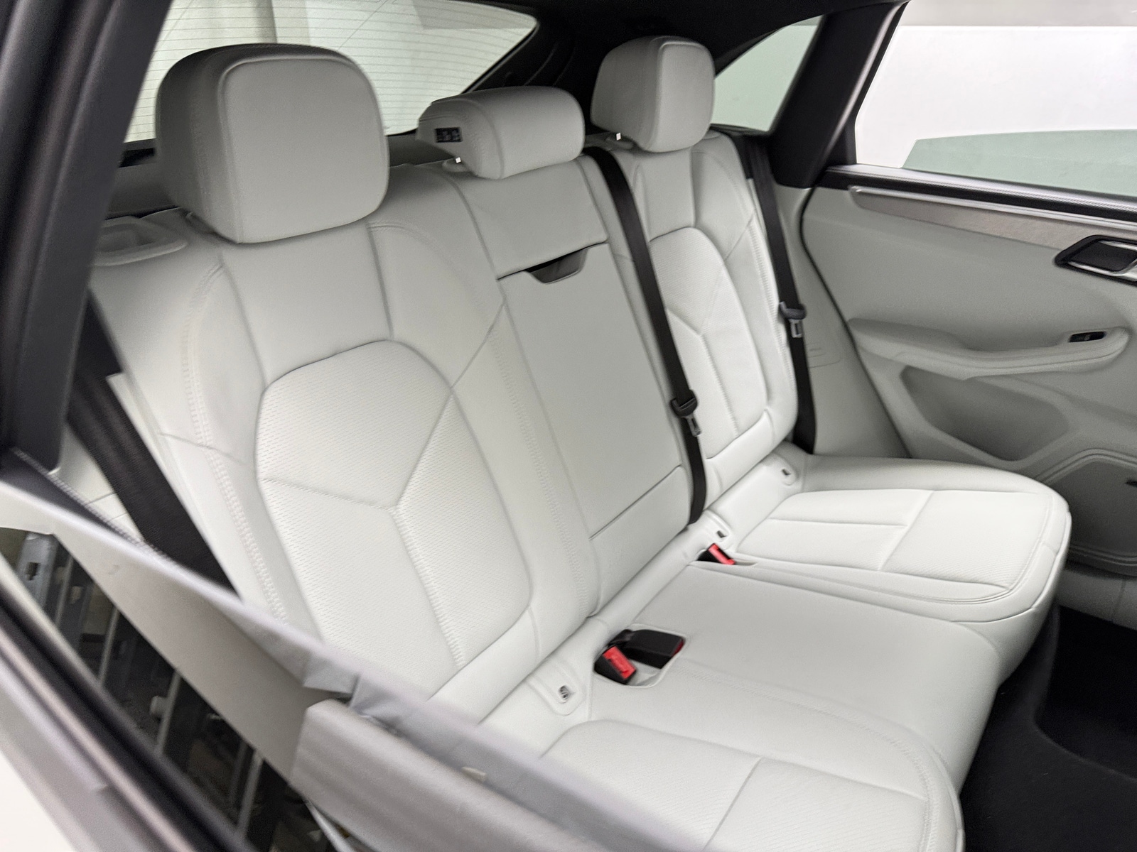 Thumbnail: 2024 Porsche Macan - 5