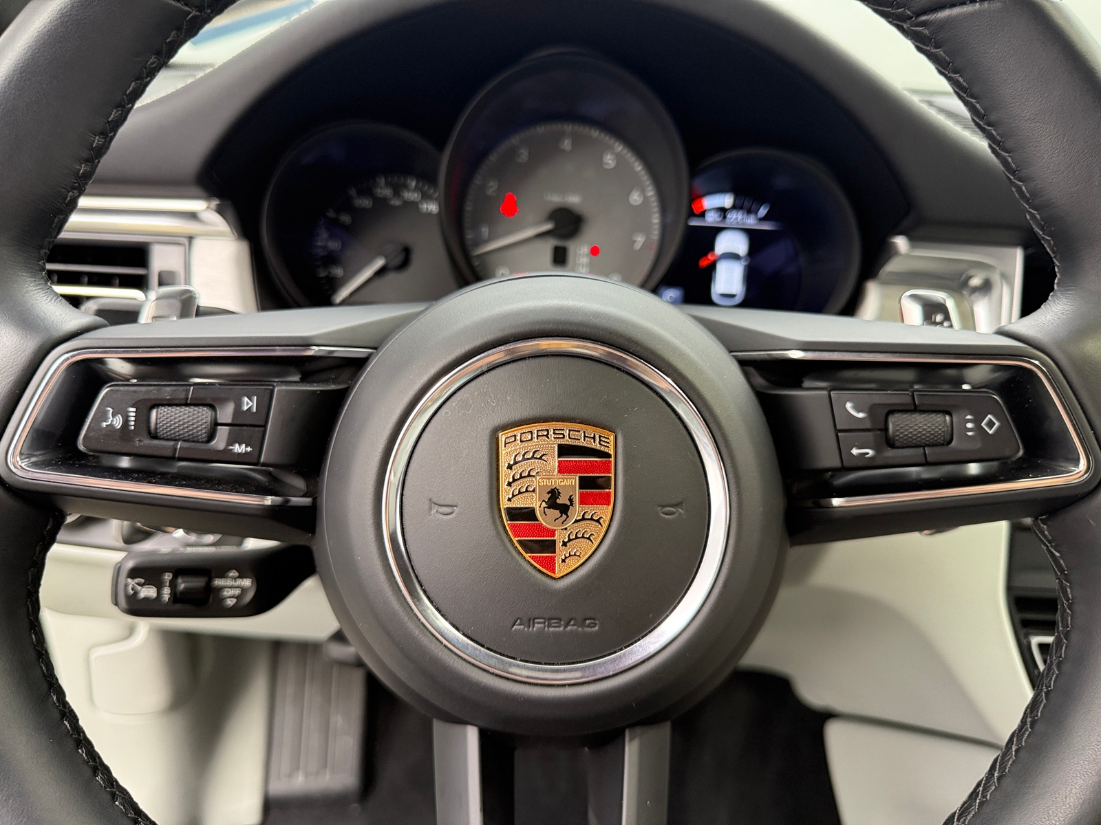 Thumbnail: 2024 Porsche Macan - 4