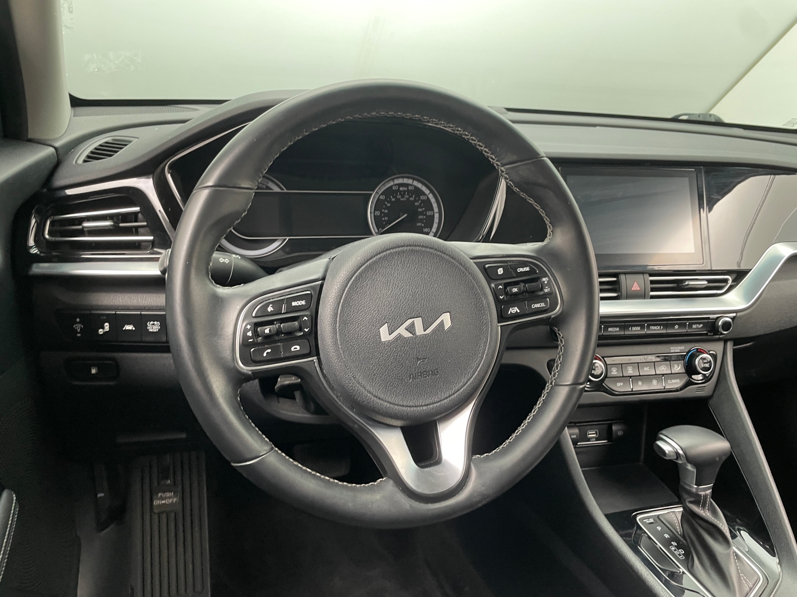 Thumbnail: 2022 Kia Niro - 5