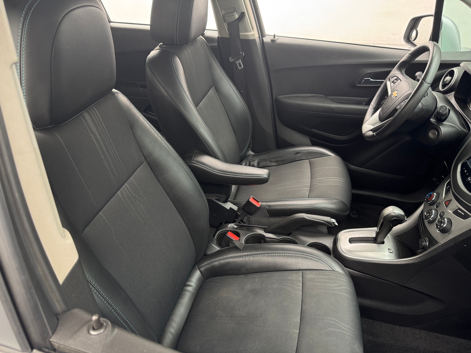 Thumbnail: 2016 Chevrolet Trax - 2