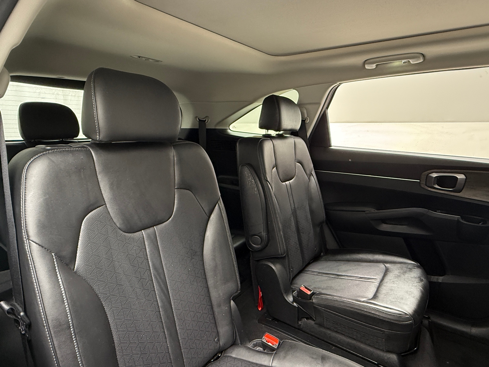 Thumbnail: 2023 Kia Sorento - 5