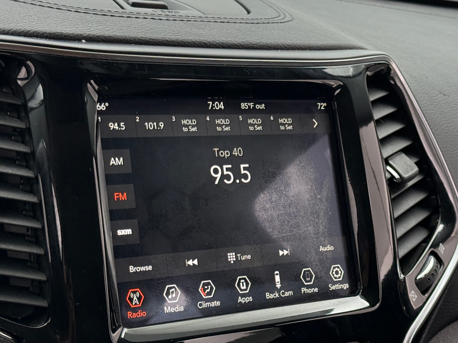 Thumbnail: 2019 Jeep Cherokee - 3