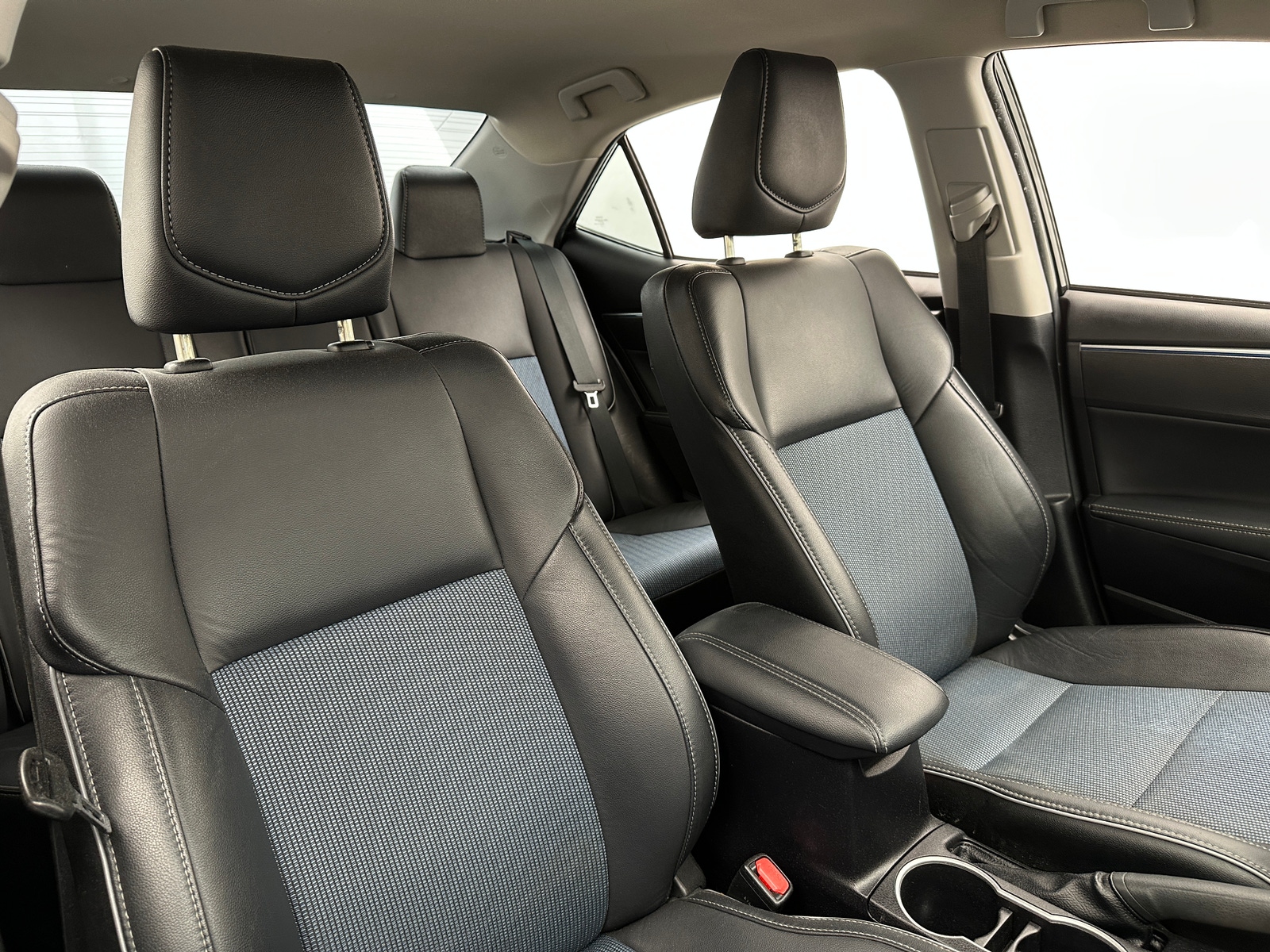 Thumbnail: 2015 Toyota Corolla - 2