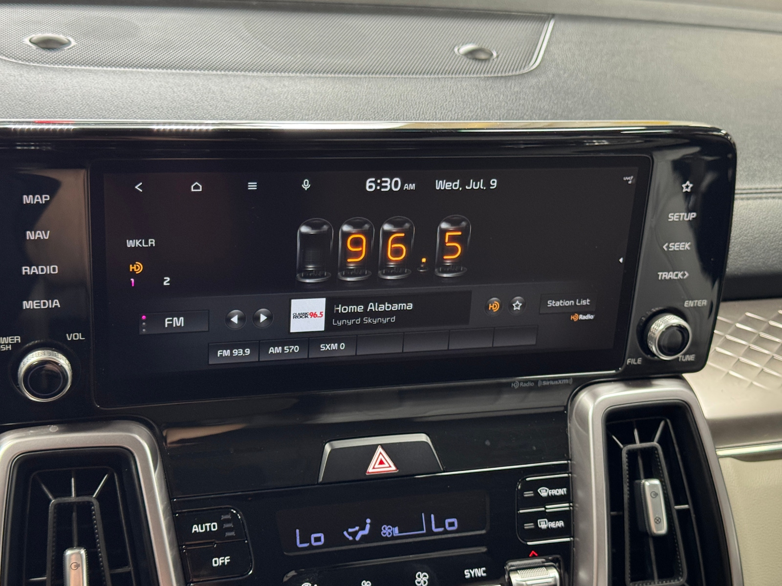 Thumbnail: 2022 Kia Sorento - 3