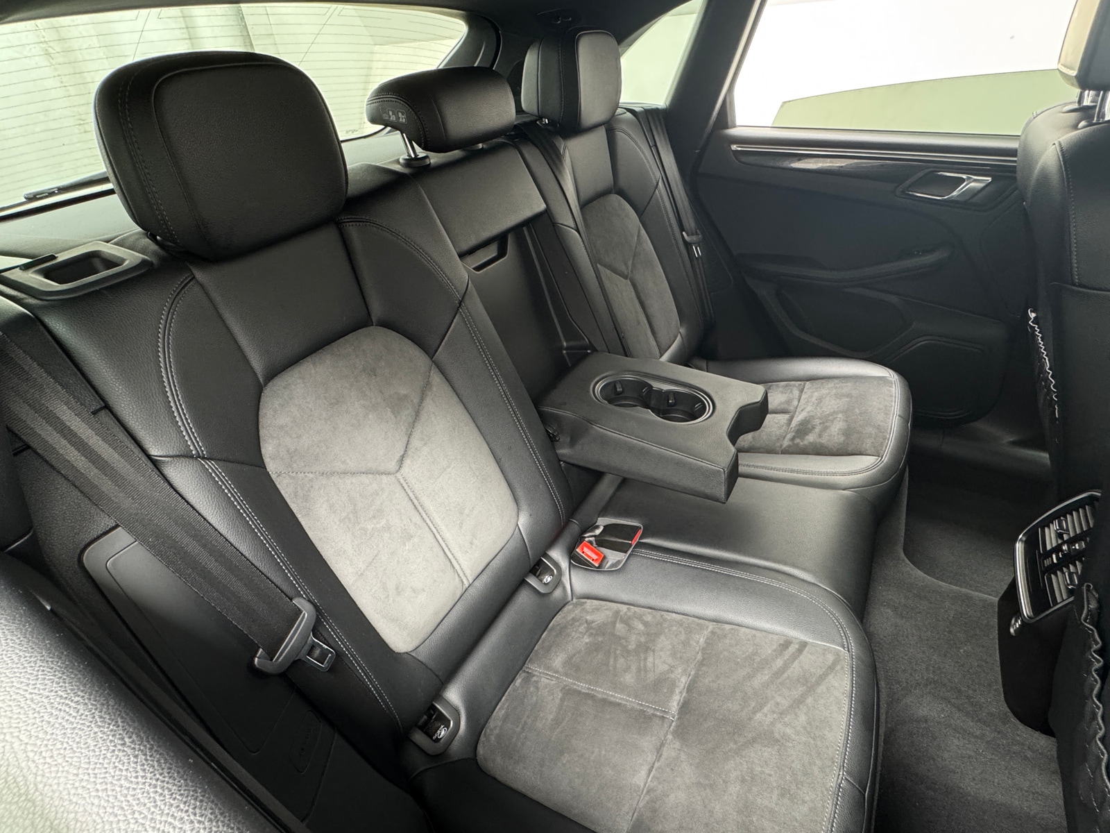 Thumbnail: 2017 Porsche Macan - 5