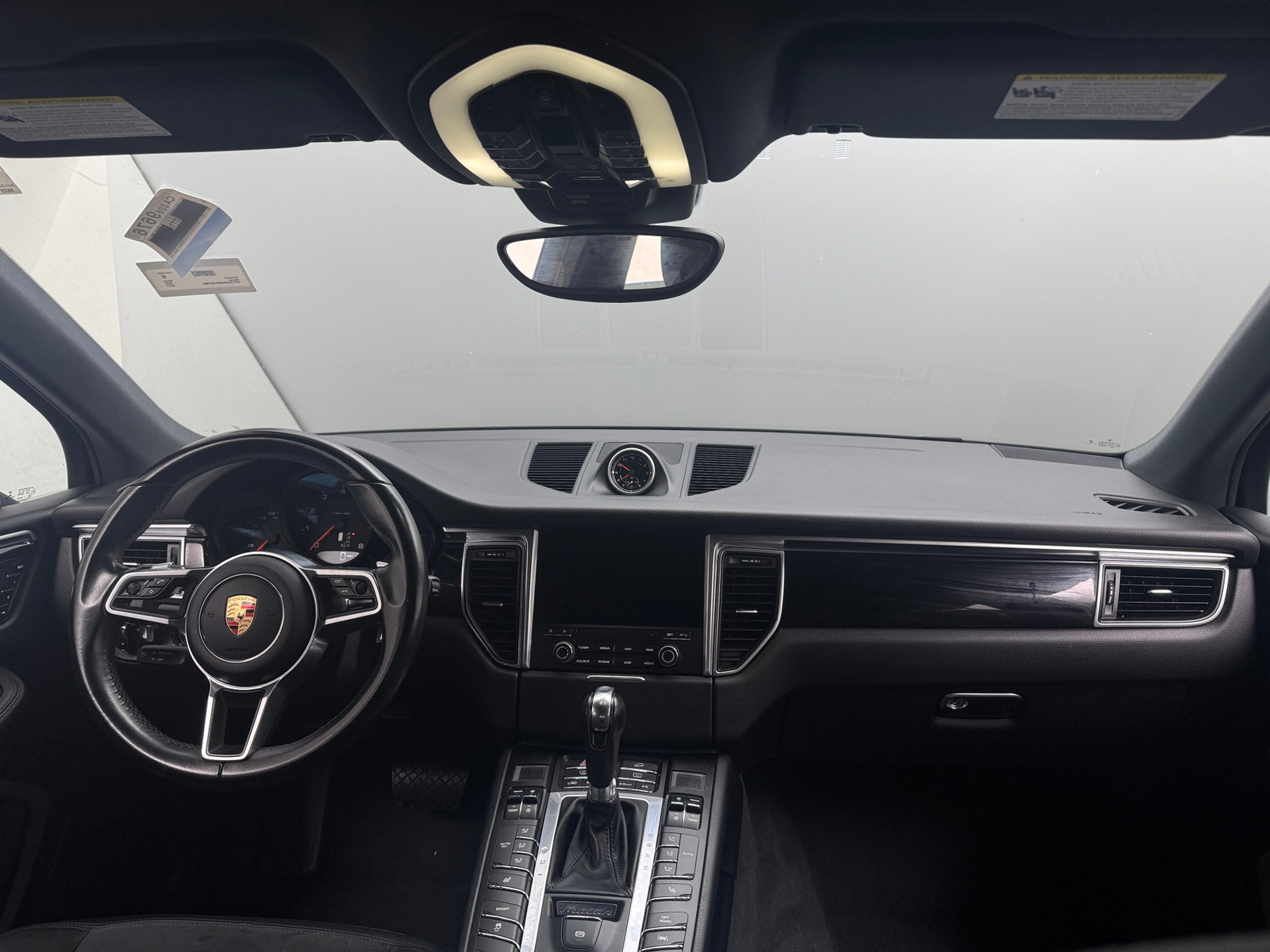 Thumbnail: 2017 Porsche Macan - 2