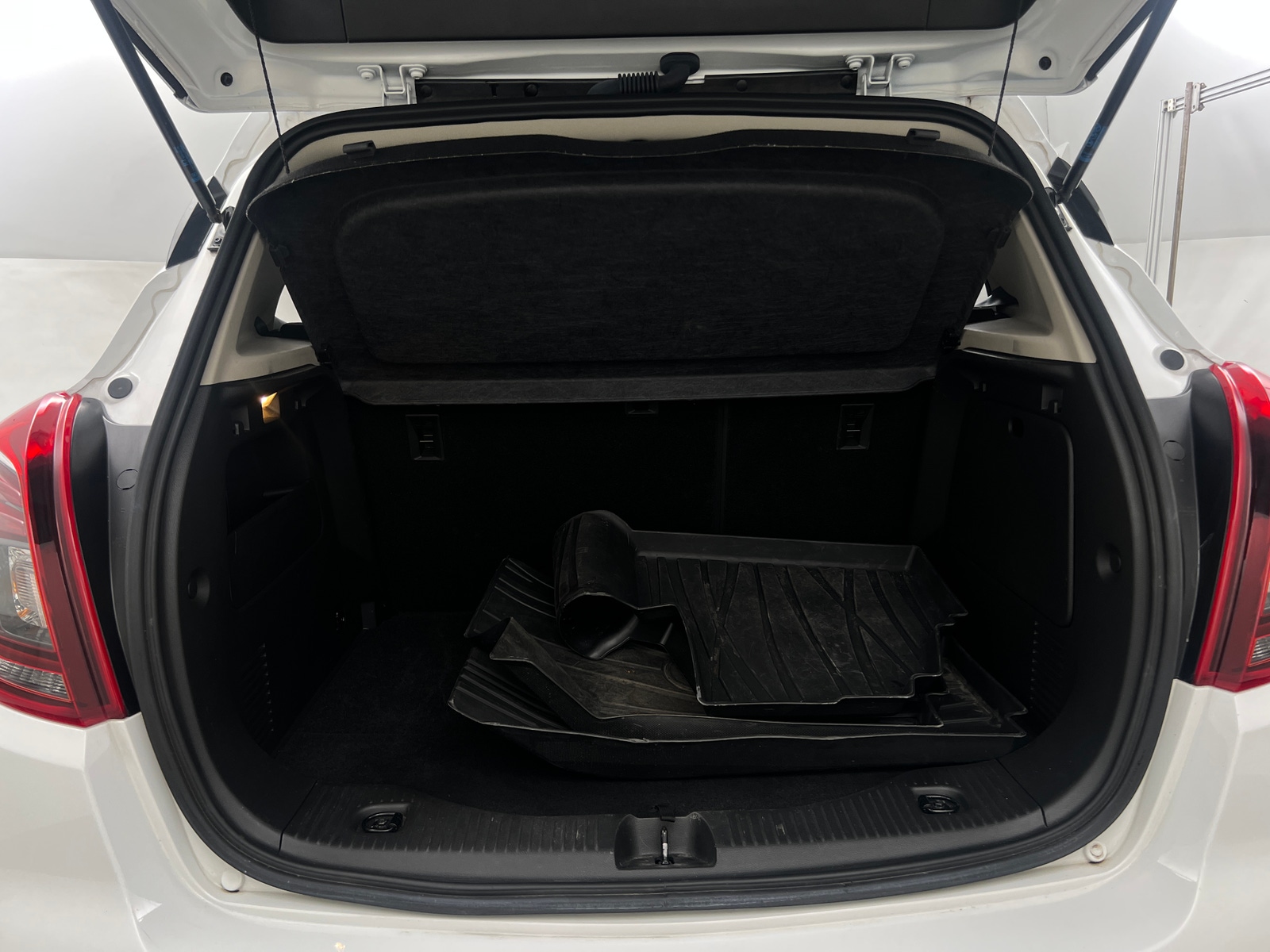 Thumbnail: 2021 Buick Encore - 6