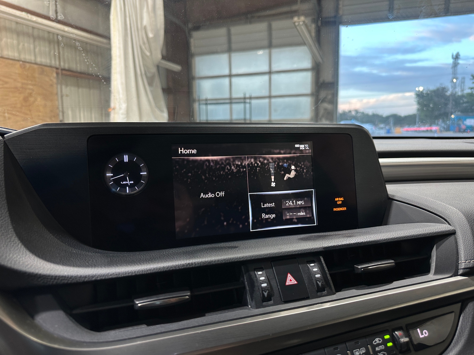 Thumbnail: 2019 Lexus ES - 4
