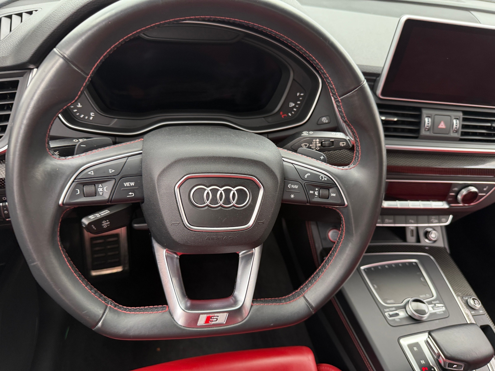 Thumbnail: 2018 Audi SQ5 - 4