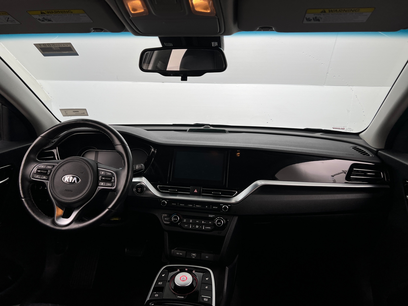 Thumbnail: 2020 Kia Niro - 3