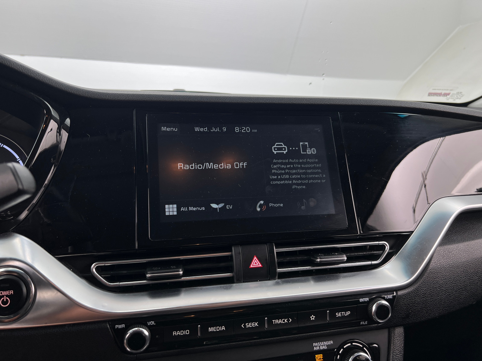 Thumbnail: 2020 Kia Niro - 4