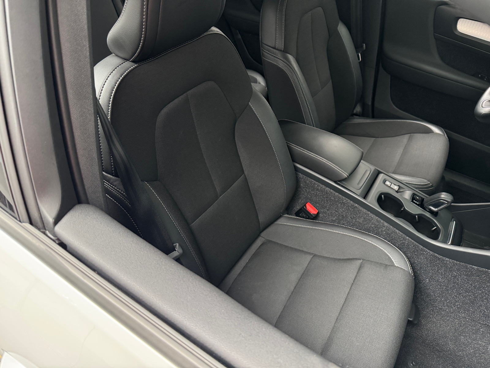 Thumbnail: 2020 Volvo XC40 - 2
