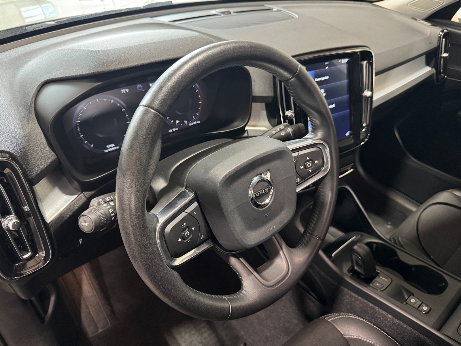 Thumbnail: 2020 Volvo XC40 - 3