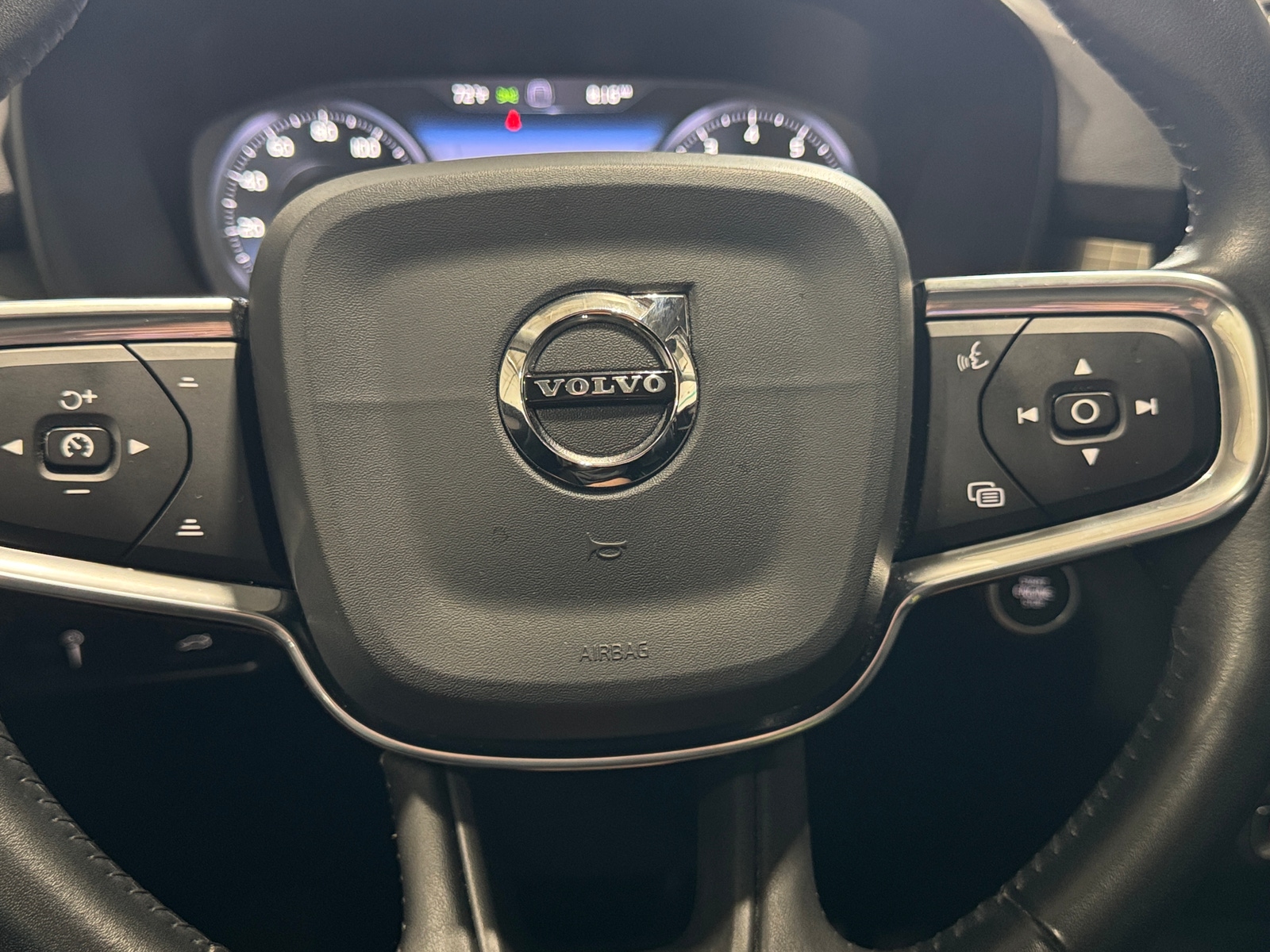 Thumbnail: 2020 Volvo XC40 - 5