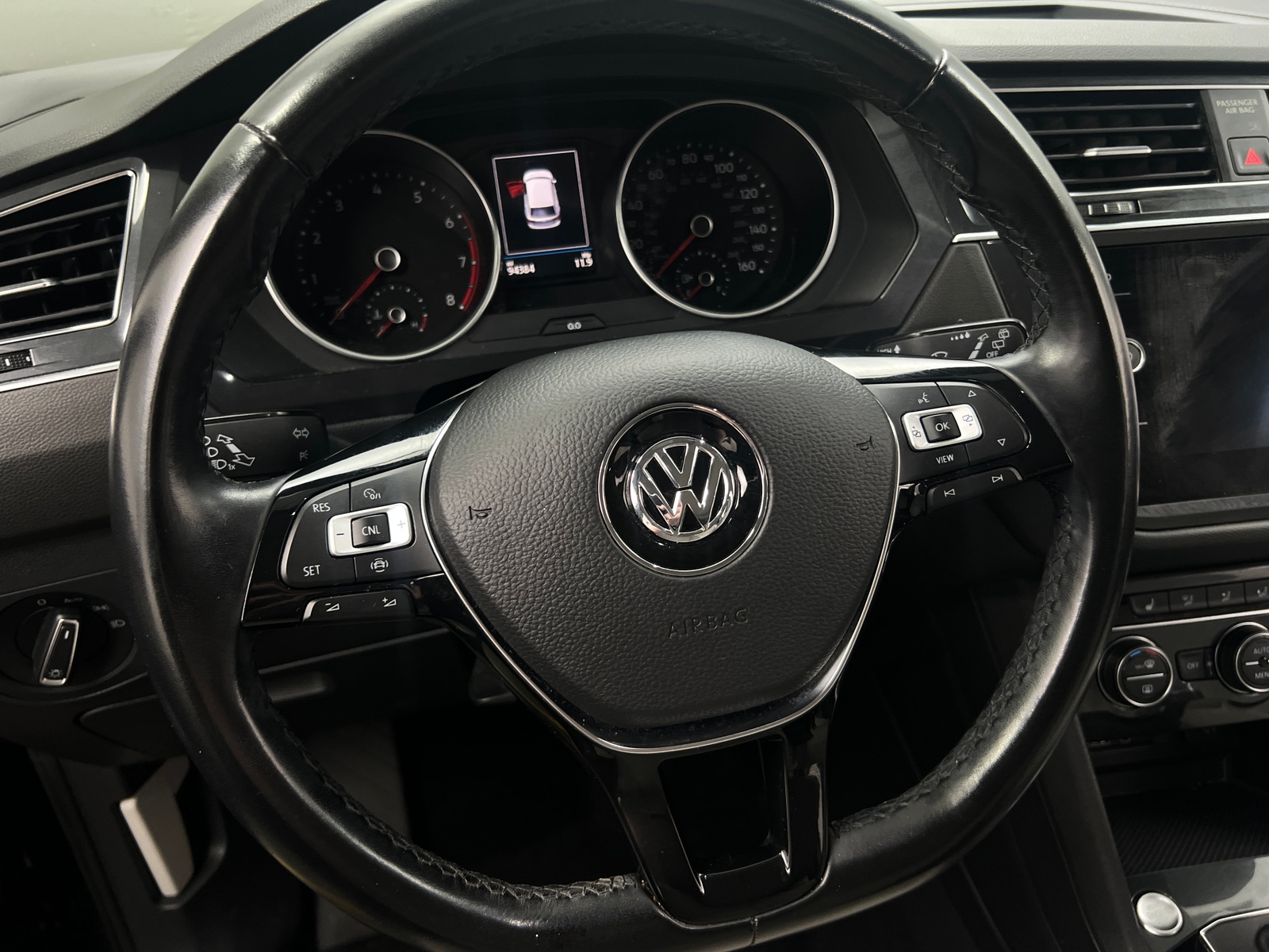Thumbnail: 2019 Volkswagen Tiguan - 4