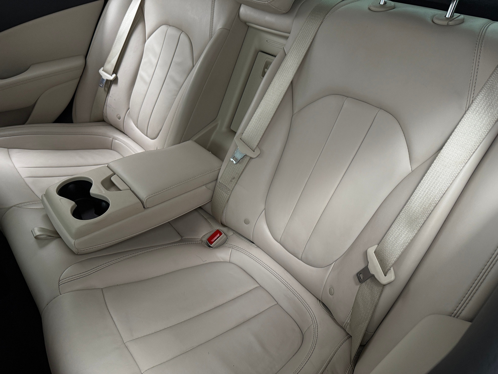 Thumbnail: 2016 Chrysler 200 - 5