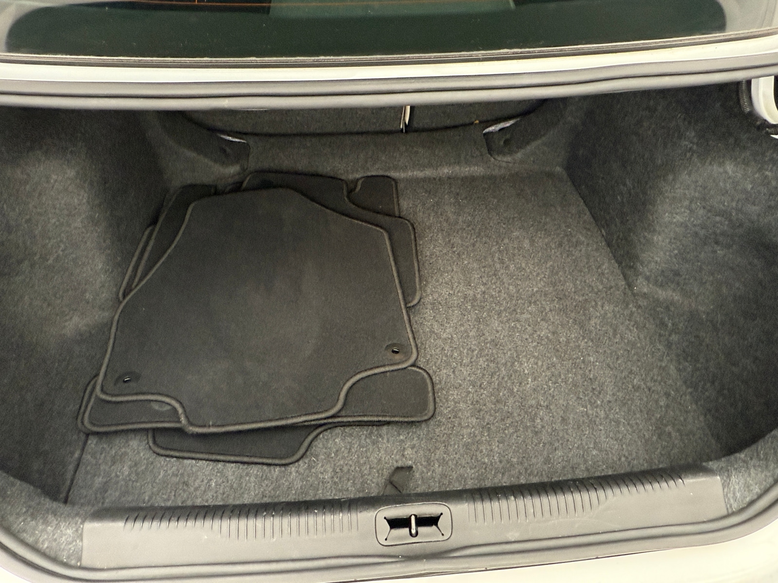 Thumbnail: 2016 Chrysler 200 - 6